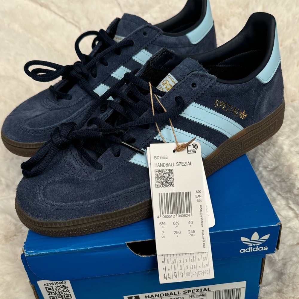 BRAND NEW NWT Handball Spezial 'Collegiate Navy Clear Sky' Size US 7 M / US 8 W